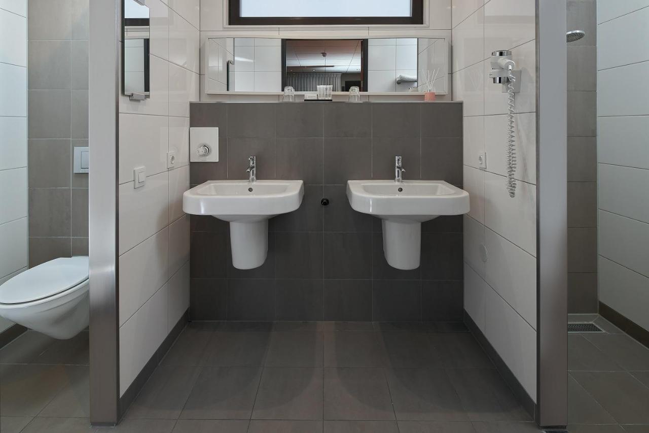 Hotel Babylon Heerhugowaard - Alkmaar Bagian luar foto