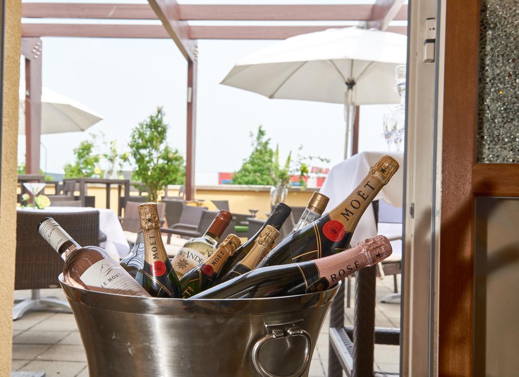 Hotel Babylon Heerhugowaard - Alkmaar Bagian luar foto