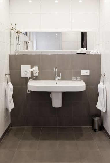 Hotel Babylon Heerhugowaard - Alkmaar Bagian luar foto