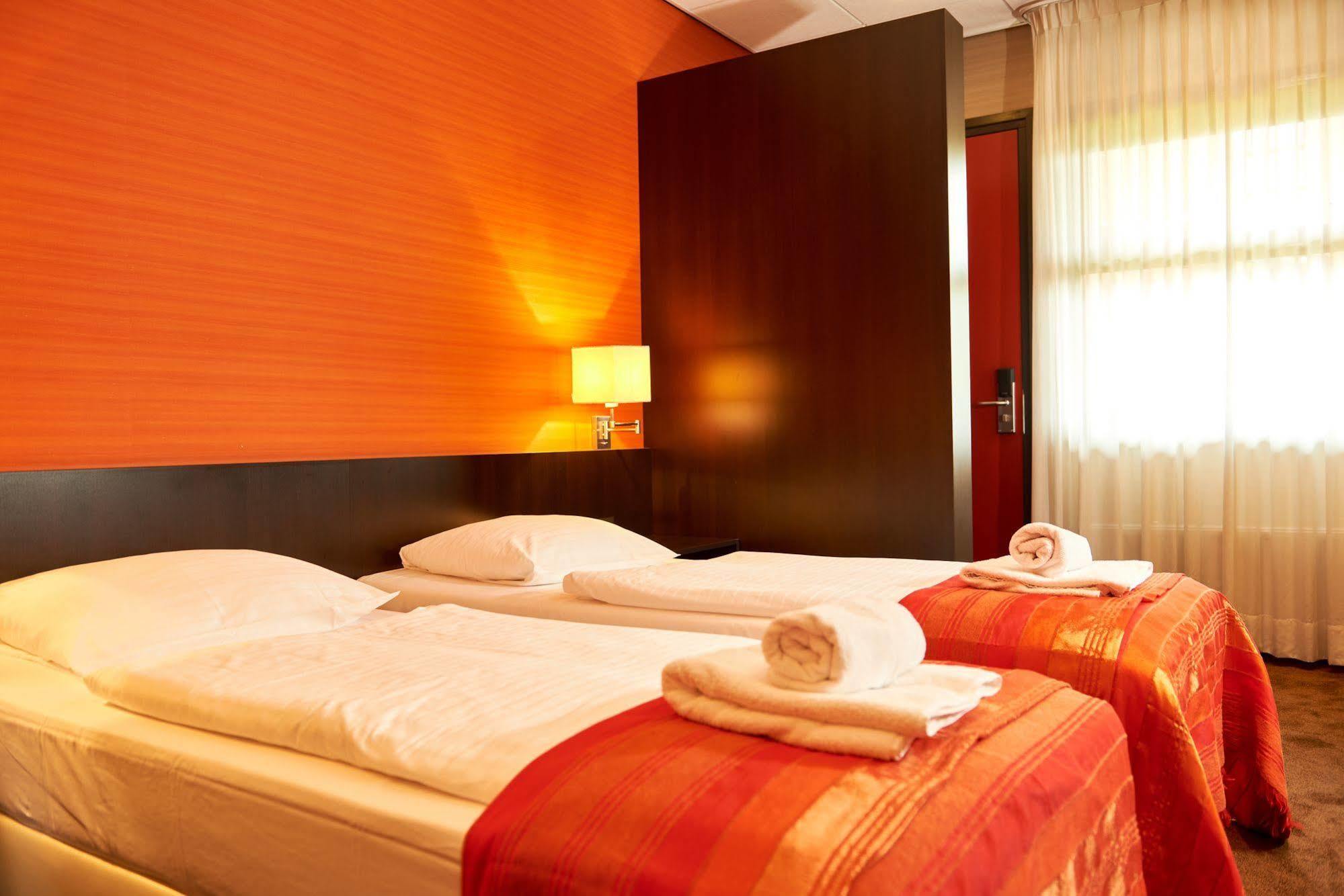 Hotel Babylon Heerhugowaard - Alkmaar Bagian luar foto