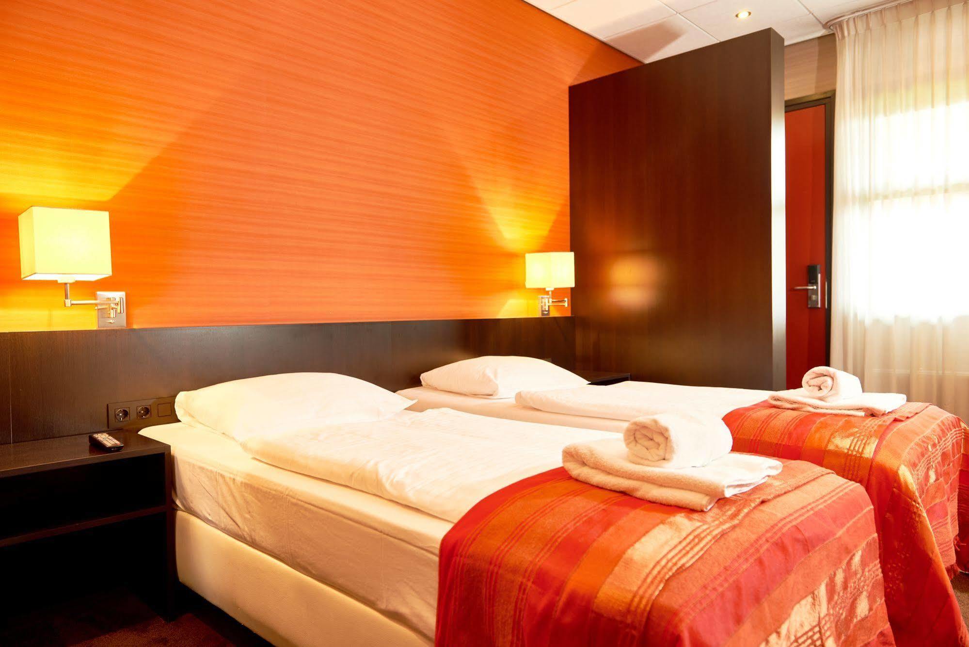 Hotel Babylon Heerhugowaard - Alkmaar Bagian luar foto